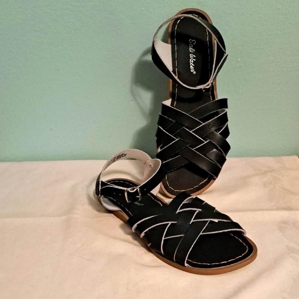 Saltwater sandals